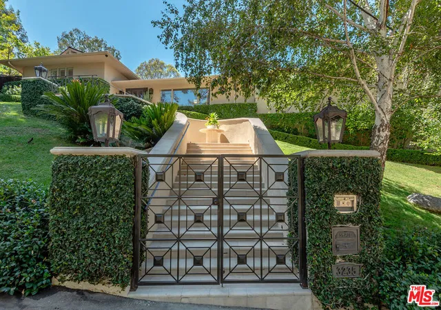 Photo 2 of Single family home for sale at 3235 Oakdell Ln, Studio City, CA 91604 | MLS# 26987025 | Listing updated on 2026-09-14