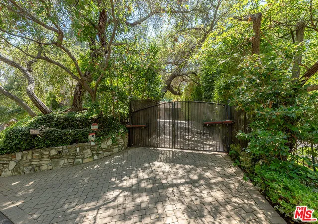 Photo 3 of Single family home for sale at 3235 Oakdell Ln, Studio City, CA 91604 | MLS# 26987025 | Listing updated on 2026-09-14