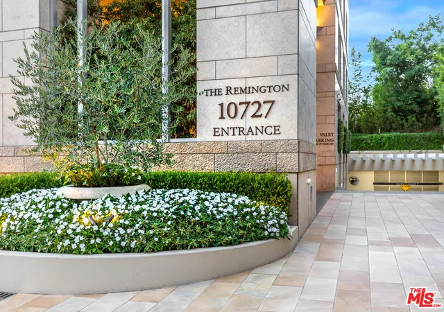 Photo 3 of Condo for sale at 10727 Wilshire Blvd #404, Los Angeles, CA 90024 | MLS# 26987223 | Listing updated on 2026-10-05