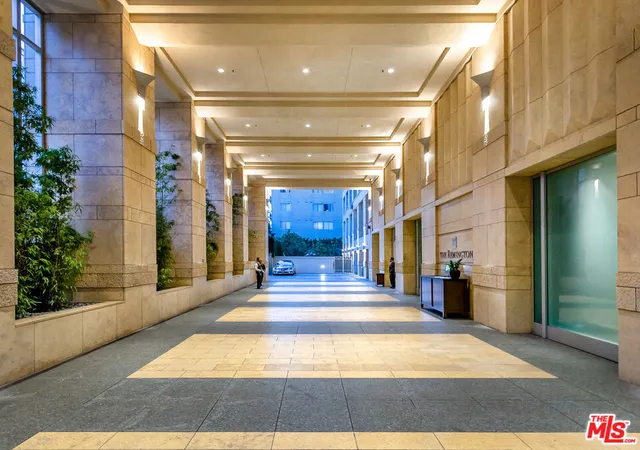 Photo 4 of Condo for sale at 10727 Wilshire Blvd #404, Los Angeles, CA 90024 | MLS# 26987223 | Listing updated on 2026-10-05