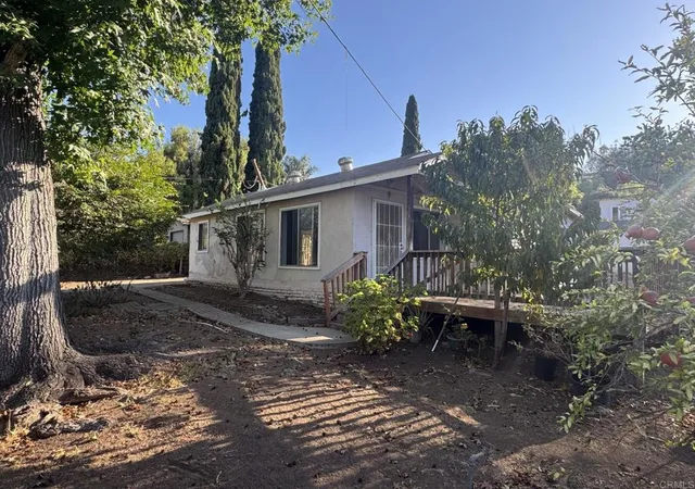 Photo 3 of Single family home for sale at 726 Valley Dr, Vista, CA 92084 | MLS# NDP2608535 | Listing updated on 2026-09-14