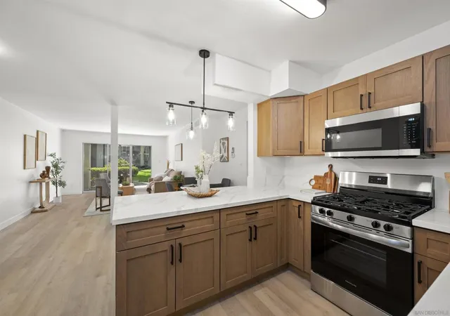 Listing Photo 4 - Condo for sale in building located at 4201 Bonita, Bonita, CA 91902 - Unit #134