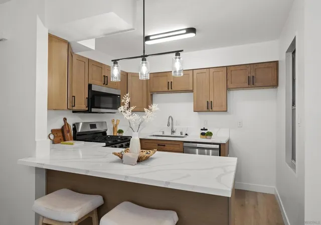 Listing Photo 5 - Condo for sale in building located at 4201 Bonita, Bonita, CA 91902 - Unit #134