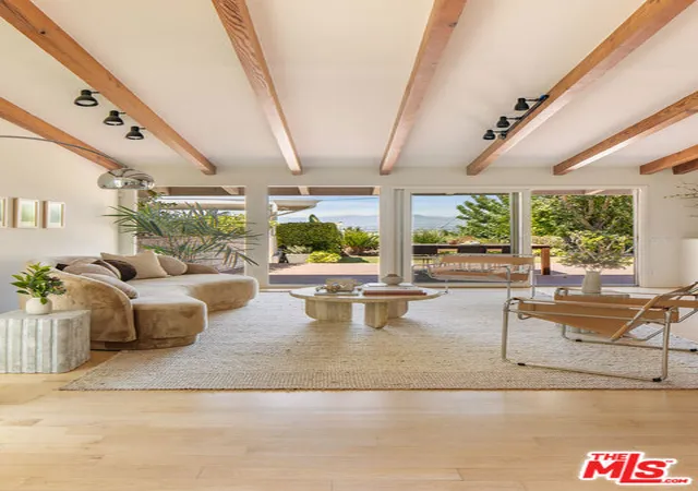 Photo 2 of Sale Pending at 3554 Berry Dr, Studio City, CA 91604 | MLS# 26986843 | Listing updated on 2026-09-25