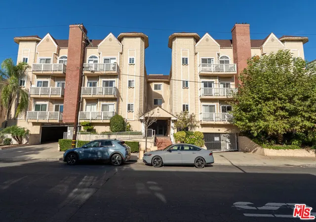 Photo 27 of Condo for sale at 5135 Zelzah Ave #305, Encino, CA 91316 | MLS# 26862057 | Listing updated on 2026-09-15