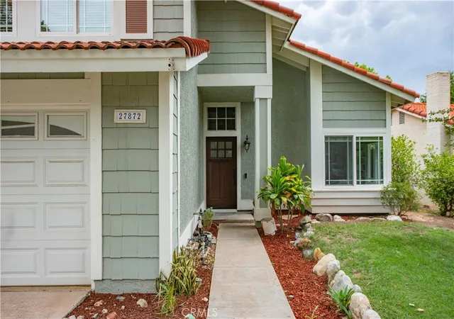 Photo 3 of Single family home for sale at 27872 Wakefield Rd, Castaic, CA 91384 | MLS# SR26197048 | Listing updated on 2026-09-15