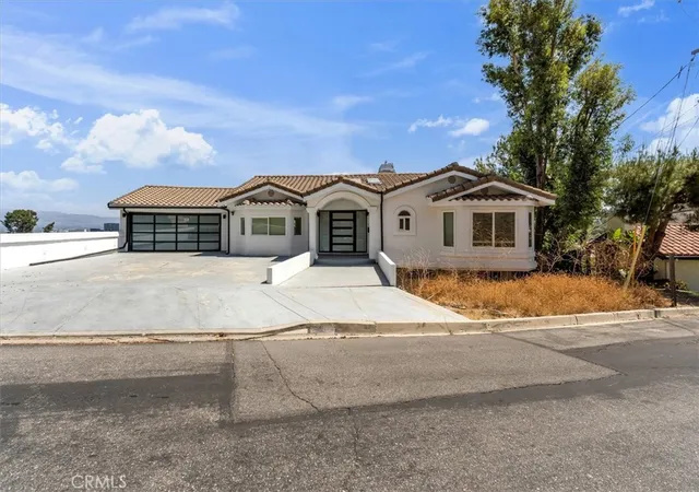 Photo 1 of Mansion for sale at 5096 Llano Dr, Woodland Hills, CA 91364 | MLS# SR26175647 | Listing updated on 2026-09-27