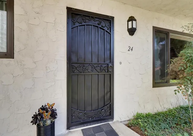 Photo 3 of Sale Pending at 4075 Asher St #24, San Diego, CA 92110 | MLS# 260022327SD | Listing updated on 2026-09-30