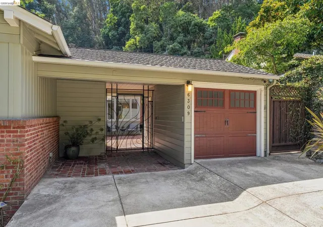 Photo 3 of Single family home for sale at 6309 Pinehaven Rd, Oakland, CA 94611 | MLS# 41148026 | Listing updated on 2026-10-07
