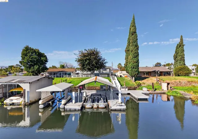 Photo 3 of Single family home for sale at 5600 Sandmound Blvd, Oakley, CA 94561 | MLS# 41148027 | Listing updated on 2026-09-20