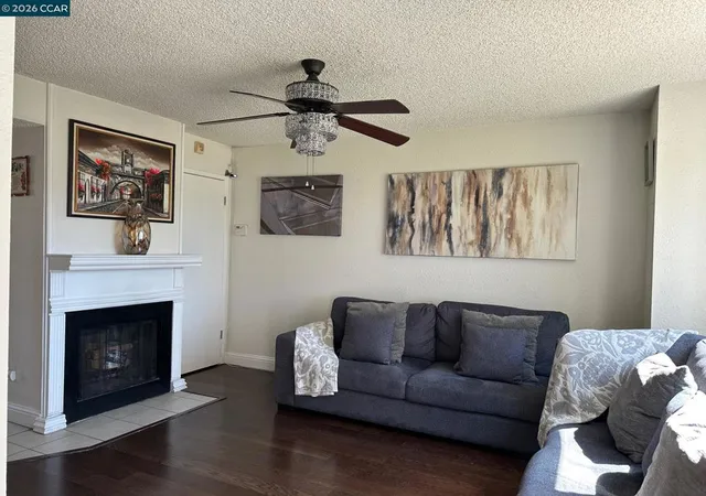 Photo 3 of Townhouse for sale at 4 Sheffield Ct, San Pablo, CA 94806 | MLS# 41148031 | Listing updated on 2026-09-18