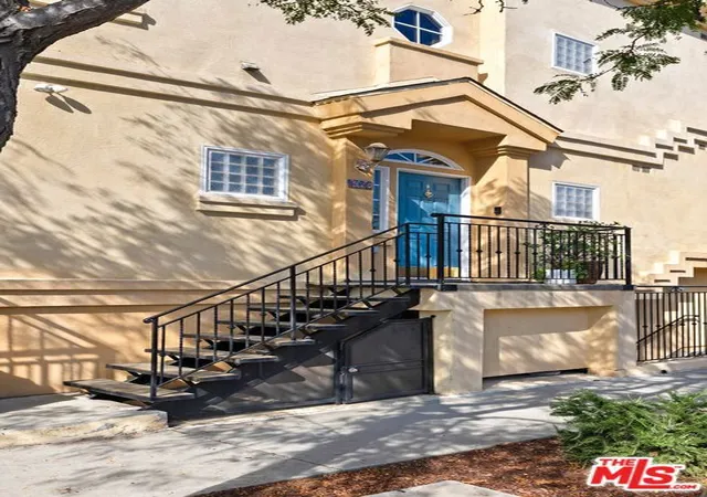 Photo 3 of Townhouse for sale at 461 Washington Blvd, Marina Del Rey, CA 90292 | MLS# 26987247 | Listing updated on 2026-10-01
