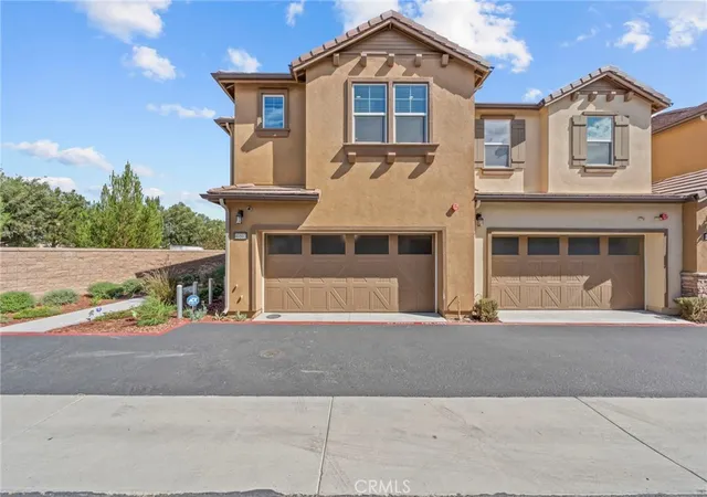 Condo for sale at 40512 Birchfield, Temecula, CA 92591 | MLS# SW26199674