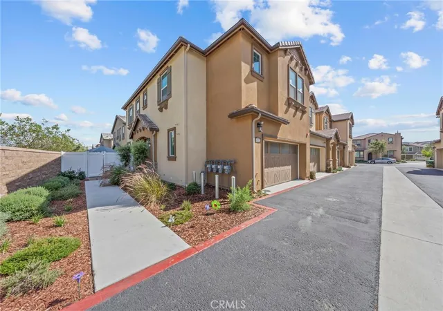Photo 3 of Condo for sale at 40512 Birchfield, Temecula, CA 92591 | MLS# SW26199674 | Listing updated on 2026-09-14