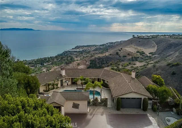 Photo 2 of Single family home for sale at 1 Park Pl, Rancho Palos Verdes, CA 90275 | MLS# PV26156102 | Listing updated on 2026-10-04