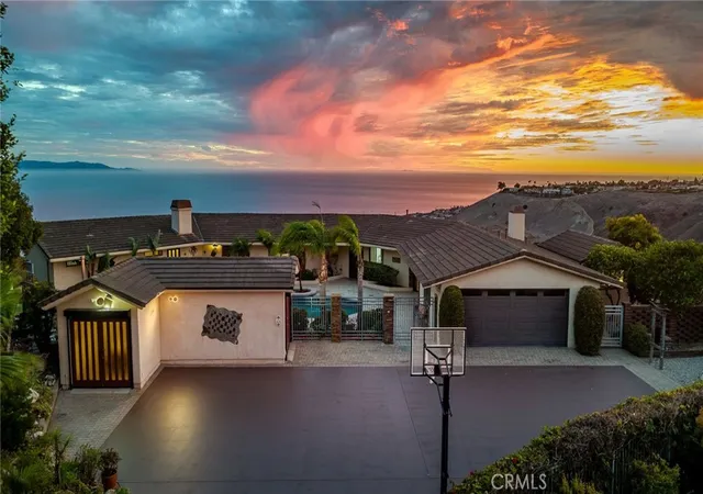 Photo 3 of Single family home for sale at 1 Park Pl, Rancho Palos Verdes, CA 90275 | MLS# PV26156102 | Listing updated on 2026-10-04