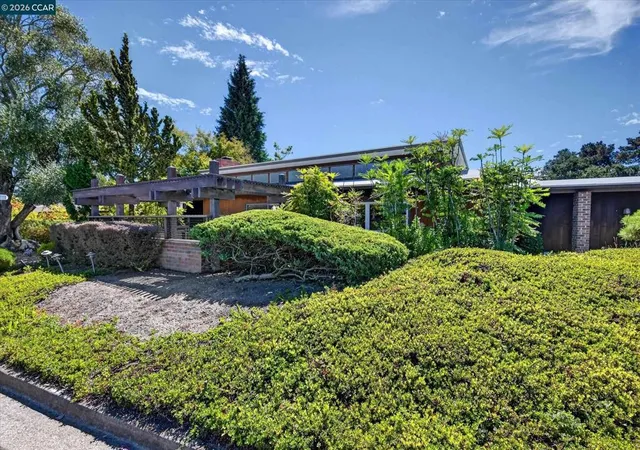 Photo 45 of Single family home for sale at 20 Donald Dr, Orinda, CA 94563 | MLS# 41148064 | Listing updated on 2026-10-05