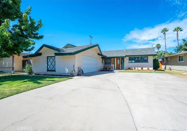 Photo 1 of Single family home for sale at 525 N Poppy St, Lompoc, CA 93436 | MLS# SC26198317 | Listing updated on 2026-09-22