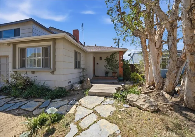 Photo 4 of Single family home for sale at 5919 Hill, Culver City, CA 90230 | MLS# PW26199867 | Listing updated on 2026-09-15