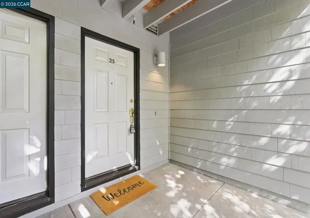 Photo 3 of Sale Pending at 3193 Wayside Plz #25, Walnut Creek, CA 94597 | MLS# 41148074 | Listing updated on 2026-09-16