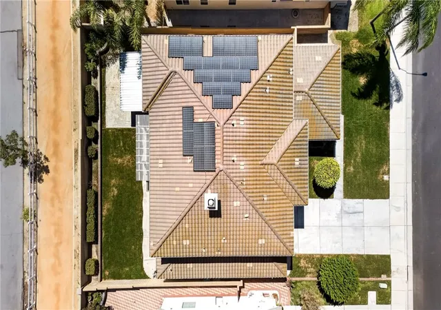 Photo 3 of Single family home for sale at 8122 River Blfs, Eastvale, CA 92880 | MLS# PW26199561 | Listing updated on 2026-10-06