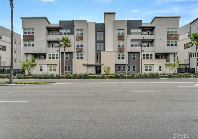 Listing Photo 3 - Condo for sale in building located at 1338 S Urbana, Anaheim, CA 92805