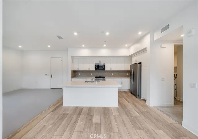 Listing Photo 4 - Condo for sale in building located at 1338 S Urbana, Anaheim, CA 92805