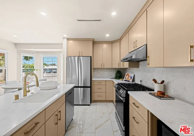 Photo 3 of Single family home for sale at 1444 N Ontario St, Burbank, CA 91505 | MLS# 26987115 | Listing updated on 2026-09-14