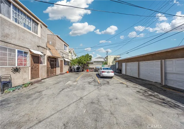 Photo 4 of House for sale at 1528 2nd Avenue, Los Angeles, CA 90019 | MLS# PW26198749 | Listing updated on 2026-09-14