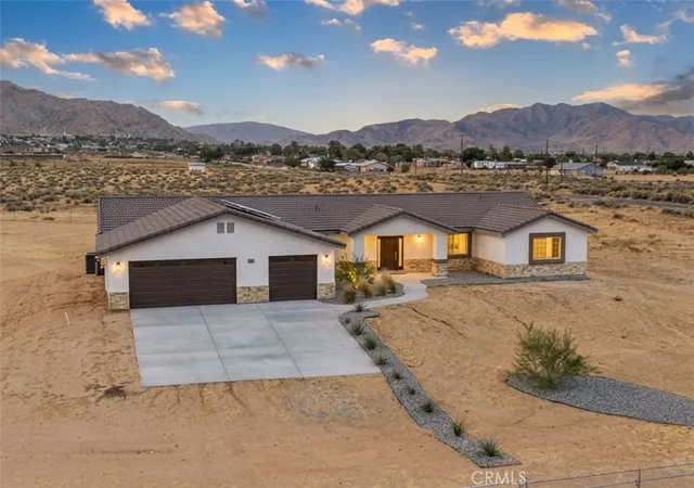 Single family home for sale at 16925 Nanticoke Rd, Apple Valley, CA 92307 | MLS# IG26200079
