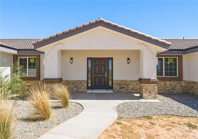Photo 3 of Single family home for sale at 16925 Nanticoke Rd, Apple Valley, CA 92307 | MLS# IG26200079 | Listing updated on 2026-09-14