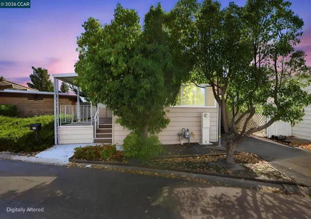 Photo 2 of Sale Pending at 130 Leanne Ln, Concord, CA 94518 | MLS# 41148115 | Listing updated on 2026-09-28