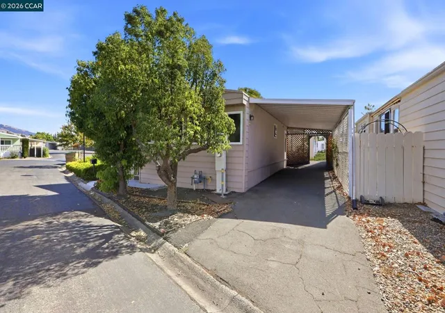 Photo 3 of Sale Pending at 130 Leanne Ln, Concord, CA 94518 | MLS# 41148115 | Listing updated on 2026-09-28