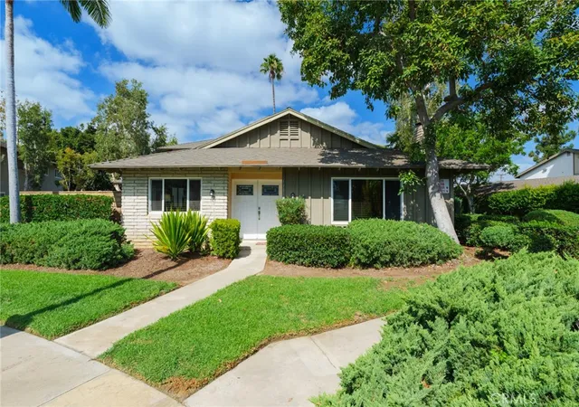 Condo for sale at 111 E Palmdale, Orange, CA 92865 | MLS# PW26199377