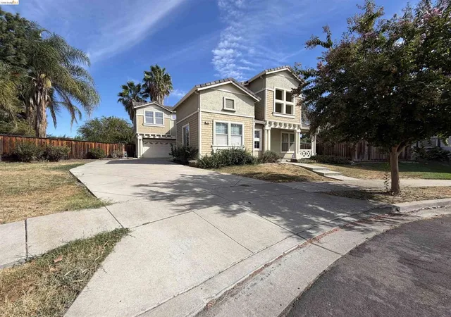 Photo 2 of Sale Pending at 140 Treadwell Ct, Brentwood, CA 94513 | MLS# 41148119 | Listing updated on 2026-09-25