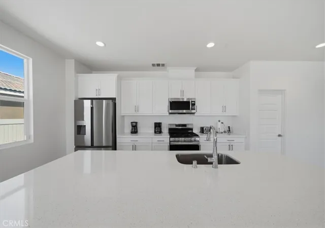 Photo 4 of Single family home for sale at 8660 Chester Ave, Hesperia, CA 92344 | MLS# IG26200143 | Listing updated on 2026-09-14