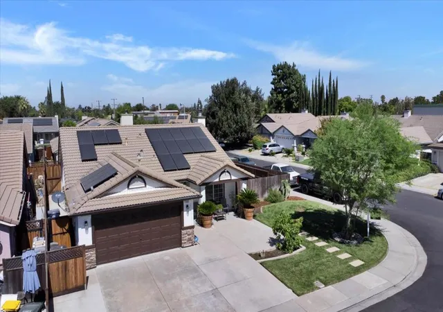 Photo 3 of Single family home for sale at 1093 Lambdin St, Manteca, CA 95336 | MLS# ML82059888 | Listing updated on 2026-09-14