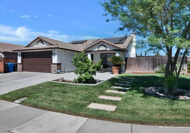 Photo 3 of Single family home for sale at 1093 Lambdin St, Manteca, CA 95336 | MLS# ML82059888 | Listing updated on 2026-09-14