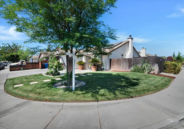 Photo 4 of Single family home for sale at 1093 Lambdin St, Manteca, CA 95336 | MLS# ML82059888 | Listing updated on 2026-09-14