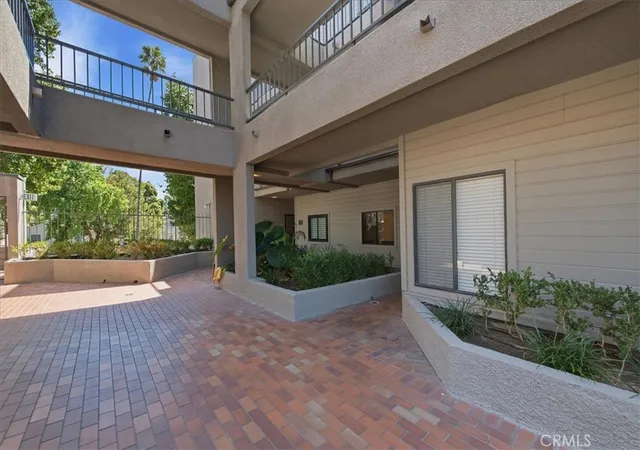 Photo 3 of Condo for sale at 1310 E Orange Grv #102, Pasadena, CA 91104 | MLS# AR26199994 | Listing updated on 2026-09-29