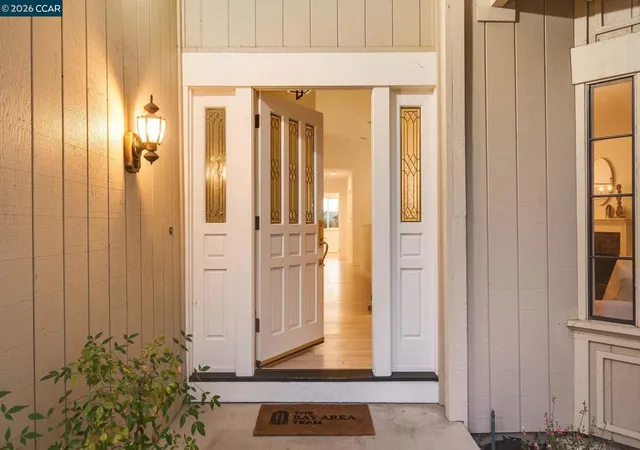 Photo 3 of Single family home for sale at 1465 Cortez Ct, Walnut Creek, CA 94598 | MLS# 41148135 | Listing updated on 2026-09-15