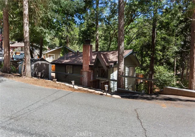 Photo 2 of Single family home for sale at 24948 Faulhorn Dr, Crestline, CA 92325 | MLS# IG26200241 | Listing updated on 2026-09-17