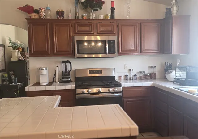 Photo 3 of Single family home for sale at 14446 Green River Rd, Victorville, CA 92394 | MLS# PW26200378 | Listing updated on 2026-09-15