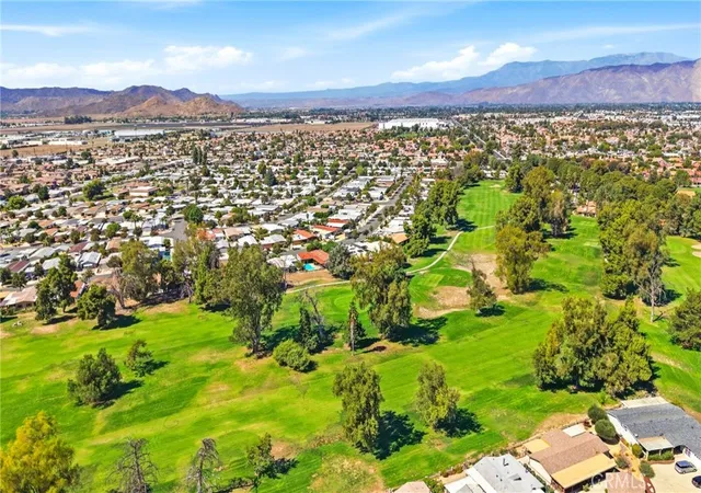 Photo 15 of Manufactured home for sale at 2860 Basswood Ct, Hemet, CA 92545 | MLS# SW26199380 | Listing updated on 2026-09-29