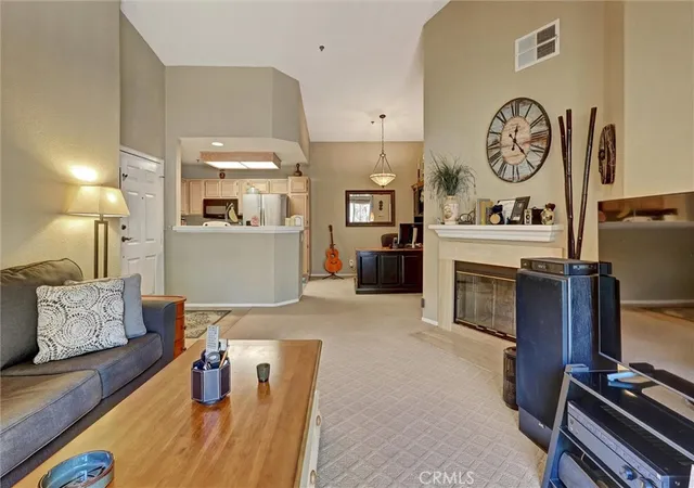Photo 3 of Condo for sale at 5837 Oak Bnd #410, Oak Park, CA 91377 | MLS# SR26198220 | Listing updated on 2026-09-18