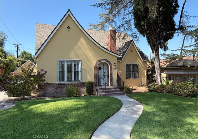 Photo 2 of Sale Pending at 3265 Pine St, Riverside, CA 92501 | MLS# IG26200415 | Listing updated on 2026-09-25