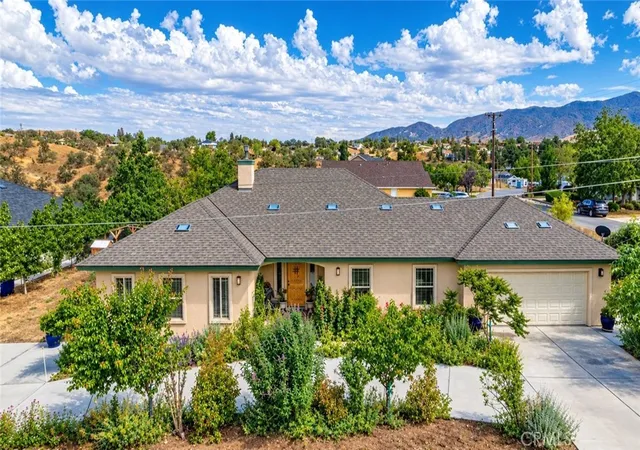 Single family home for sale at 20000 Bald Mountain, Tehachapi, CA 93561 | MLS# OC26200508
