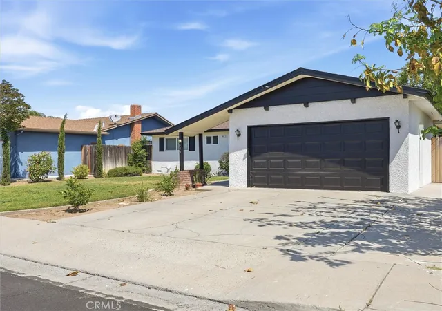 Photo 3 of Single family home for sale at 649 W Ashcroft, Clovis, CA 93612 | MLS# FR26200522 | Listing updated on 2026-09-14