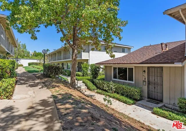 Listing Photo 5 - Condo for sale in building located at 4528 Bates Dr, Yorba Linda, CA 92886