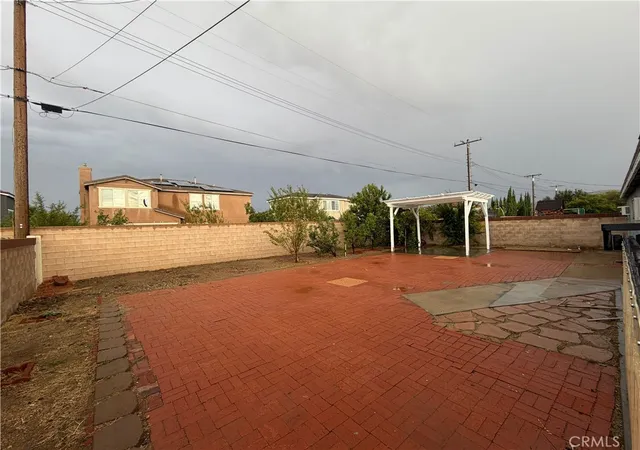 Photo 3 of Single family home for sale at 39554 Armfield Ave, Palmdale, CA 93551 | MLS# DW26197594 | Listing updated on 2026-09-14